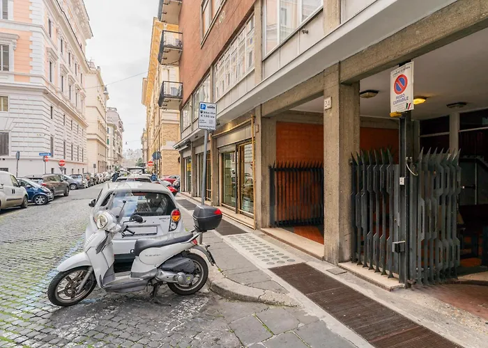 Cavallini Flat, Historic Center Of *